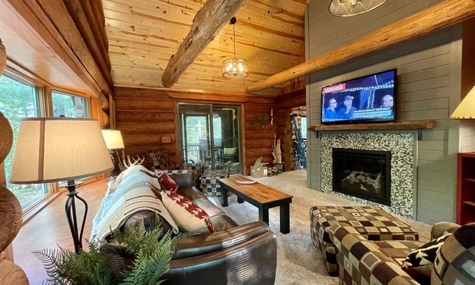 Danbury Cabin | Family Log Cabin - Lake, Golf, Pool, Hike, Ski-ATV & Game Room - Northwoods WI
