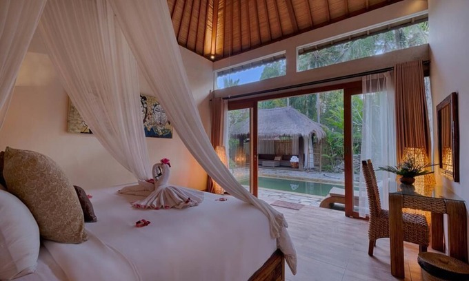 Mas Villa | Family Luxury 4-BR Villa situated just 2 km from Ubud Monkey Forest