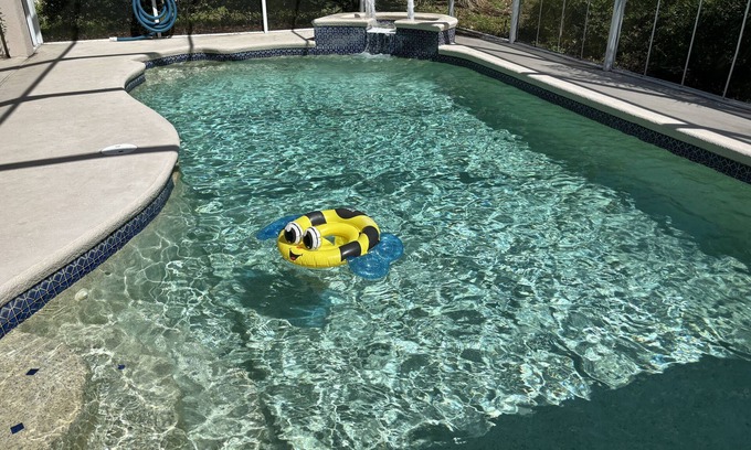 Fish Hawk House | Family Nook, cozy family vacation spot: large pool, close to Disney and beaches