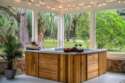 Crystal River House | Family Oasis Near Springs Game Room Yard Spa EV