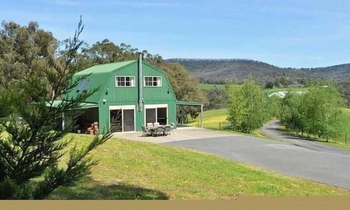 Chum Creek Cabin | Family or group accommodation in farm setting.
