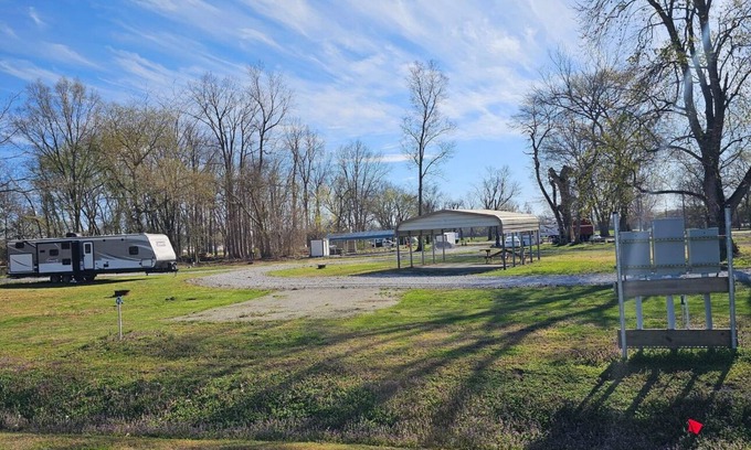 Old Shawneetown RV Rental | Family owned & operated campground