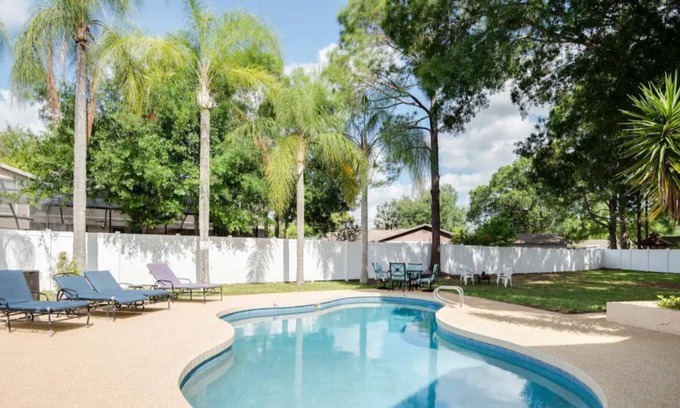 Country Place House | Family Paradise Getaway - N. Tampa - Sleeps 12!