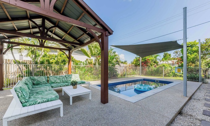 West End House | Family Paradise Summa