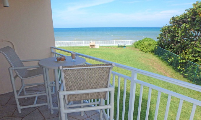 Satellite Beach Condo | Family & Pet Friendly Condo on the Beach w/Large Heated Pool 🏖️