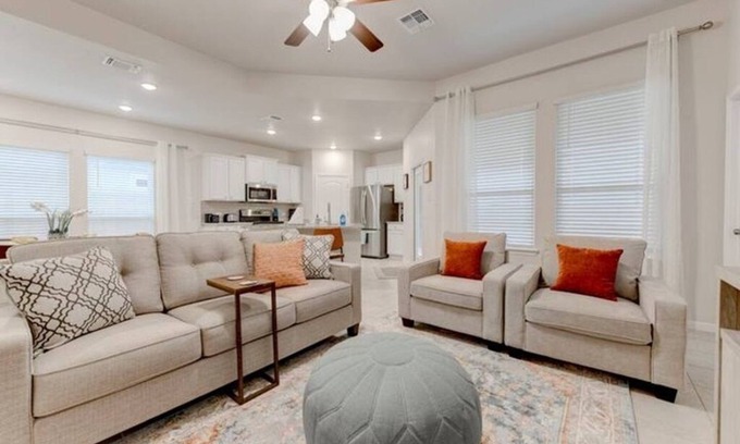 Temple House | Family-Ready Retreat - Baylor, VA, Temple College