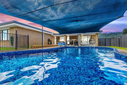 Edge Hill Apartment | Family Retreat - A Spacious Poolside Stay