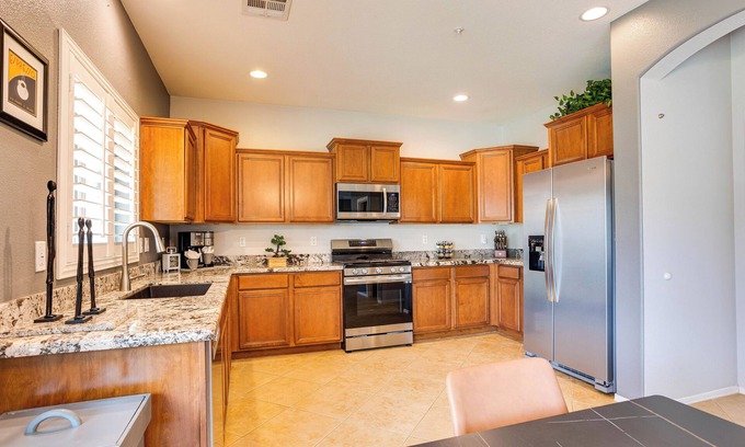 Gilbert House | Family Retreat Gilbert Style. Community Pool. Pet Friendly.