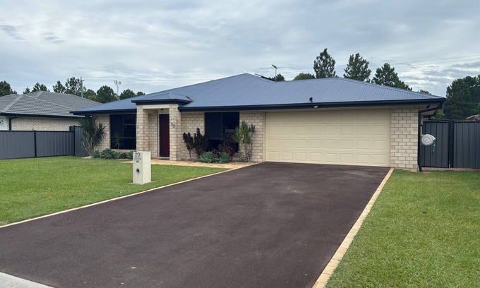 Caboolture House | Family retreat in Caboolture big house