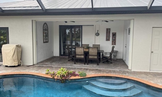 Pine Valley House | family size house lake view, with pool and pet friendly