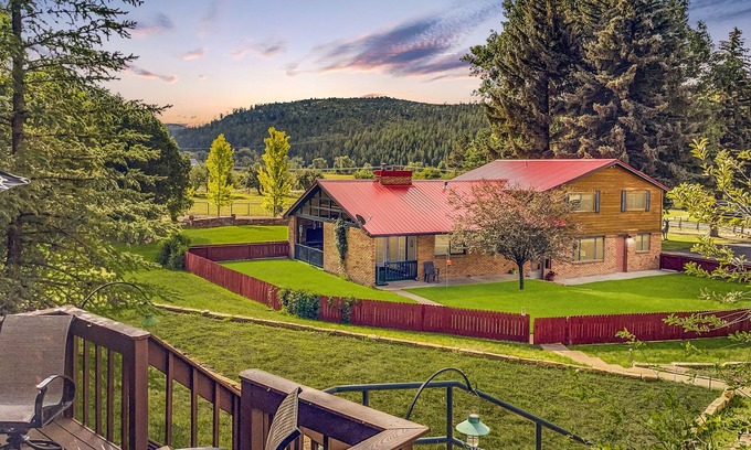 Cortez House | Family-sized home with hot tub and sauna in the heart of SW Colorado