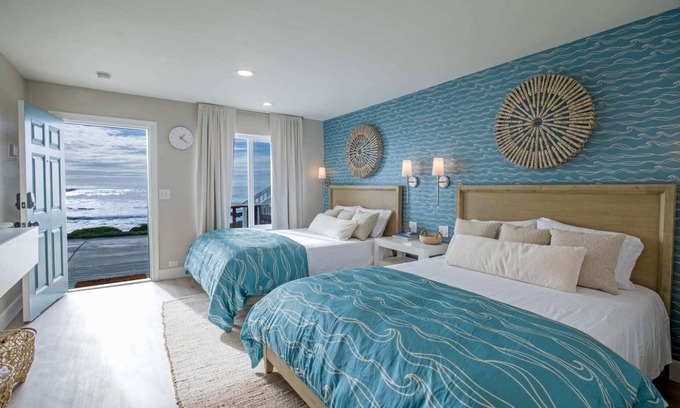 Shelter Cove House | Family Suite | Jacuzzi | Double Queen | Rm 6
