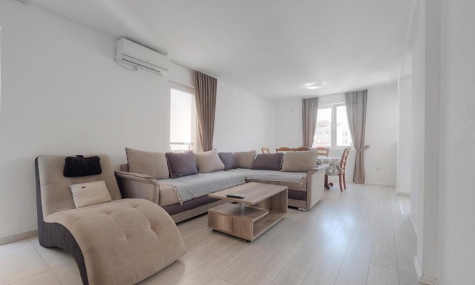 Maini Apartment | Family Three bedroom Apartment Brando