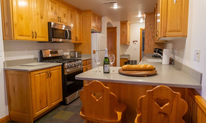 Midway House | Family Vacation~heated In/out Pool, Tubing & Ice Skating 719 3 Bedroom Townhouse by RedAwning