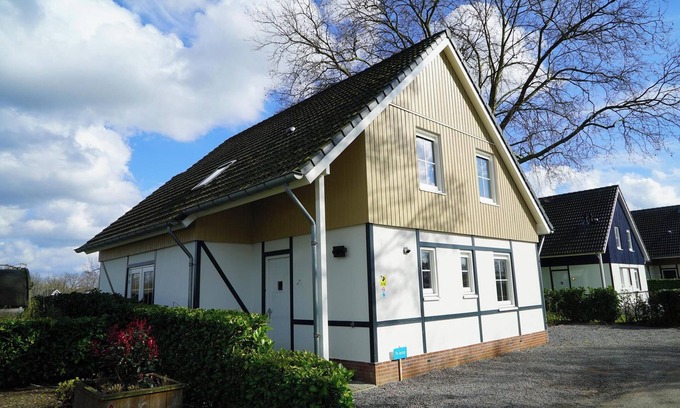 Susteren House | Family villa with 5 or 6 bedrooms, 2 bathrooms and a garden