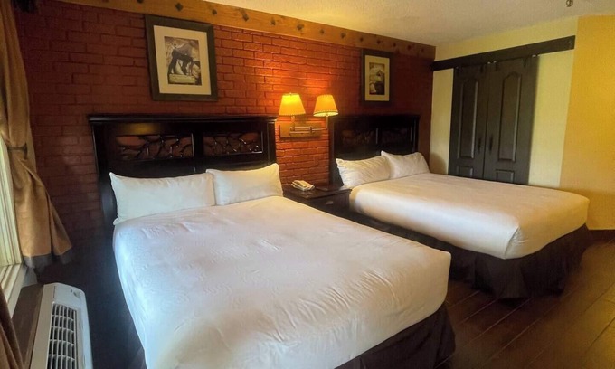 River Ranch Condo | FamilyFriendly Suite! Comes With ArcadeGame inside