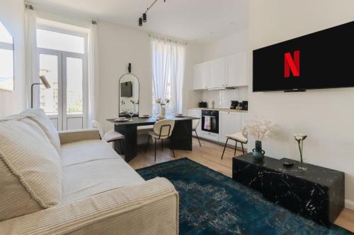 Quartier du Port Apartment | Fancy 3BR Duplex Near Nice Port & Old Town | By Airnest