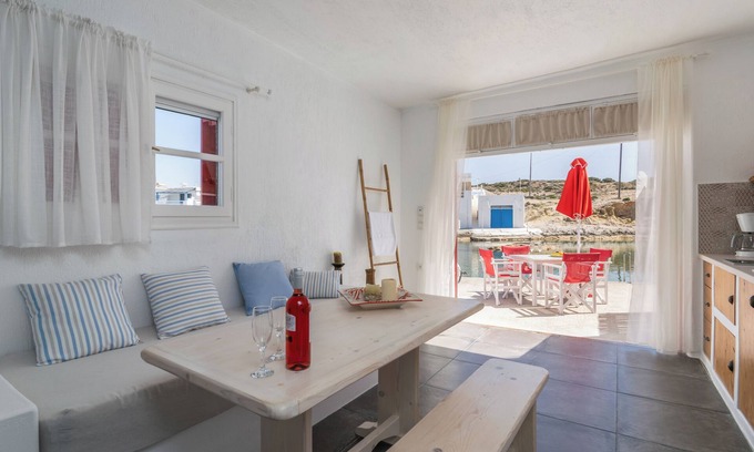 Milos Apartment | Fani Dream Suite 3nWaterfront luxurious Newly renovated Boat House max 5 persons