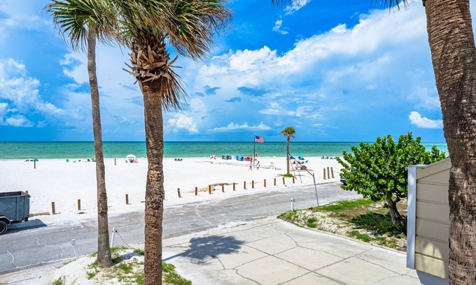 Siesta Key Village House | Fanta-Sea on the Beach by Beachside Management - 49 Beach Rd