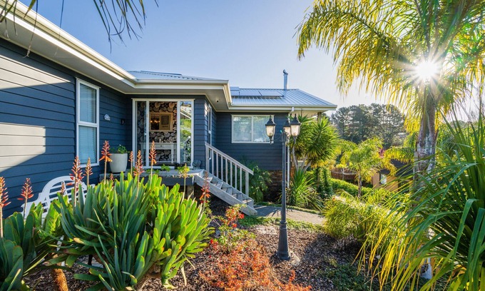 Welcome Bay Apartment | Fantail Nest - Luxurious New Guest Suite