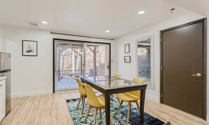 Granite House | Fantastic 2B1B with Office