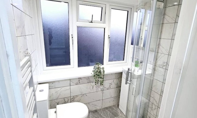 South Hornchurch Apartment | Fantastic 4 Apartments (Studio Flat)