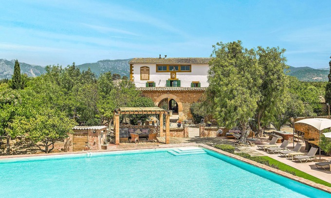 Bunyola House | Fantastic 6 bedroom Finca. fully aricon and wifi. large pool.