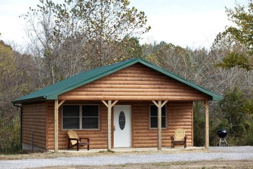 Equality House | Fantastic Cozy Cabin with Fire Pit, Hot-tub and Fireplace in Herod, Illinois