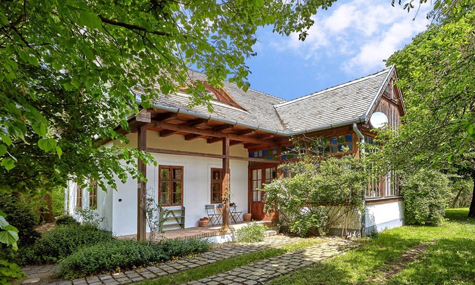 Szirak House | Fantastic holiday in a stylish & luxurious designer Country House near Budapest