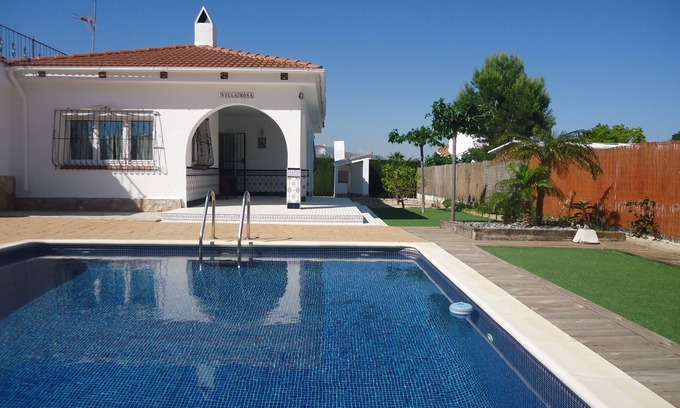 Les Tres Cales Ski Chalet | FANTASTIC INDEPENDENT VILLA WITH PRIVATE POOL, AIR CONDITIONING AND WIFI