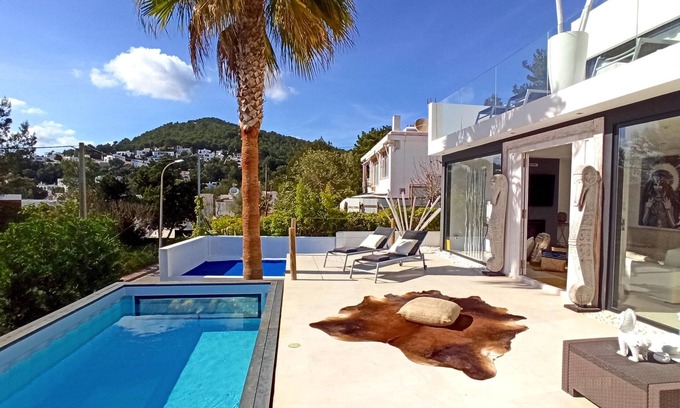 Santa Eulalia del Rio Villa | Fantastic Luxury Mansion Close to the Beach with Pool, Jacuzzi