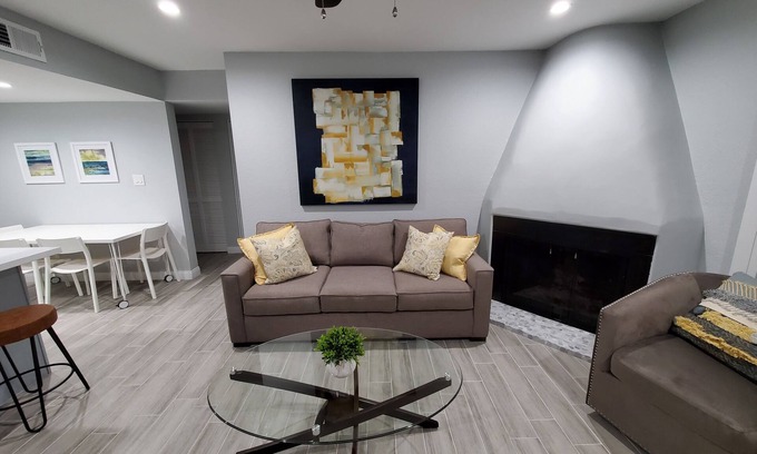 Marble House | Fantastic Old Town Scottsdale Townhouse