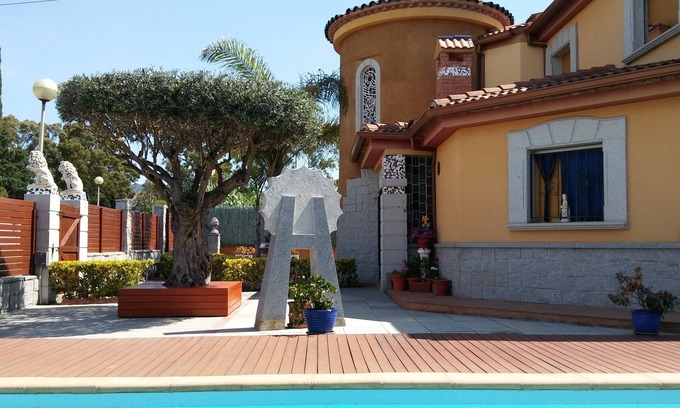 Pineda de Mar Ski Chalet | Fantastic vacation home, Large private pool, Free Wifi