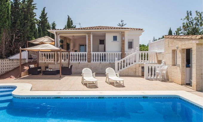 Torrent House | Fantastic vacation home in suburb of Valencia.