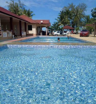 Cherang Ruku House | Faris's Homestay & Resort