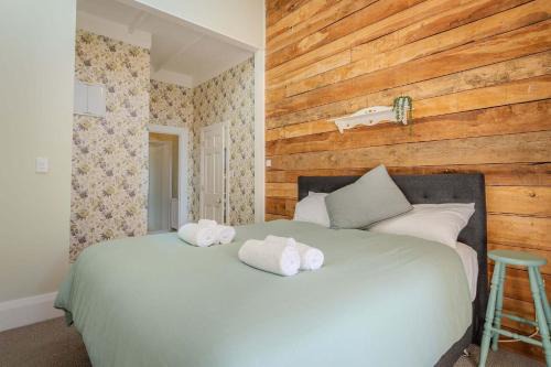 Pukehangi House | Farm Cottage just 10min from the City