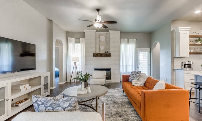 Yukon House | Farm Fresh Comfort: Where Modern Meets Moo-velous