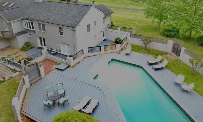 Ruckersville House | Farm, grill, mountain view, near Charlottesville!