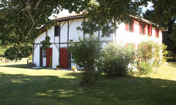 Lue House | Farm of the 19th, fully restored, very quiet, 10 people. Swimming pool.