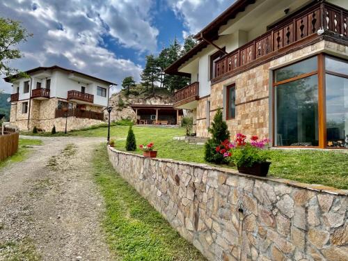 Razlog Villa | Farmhopping Village