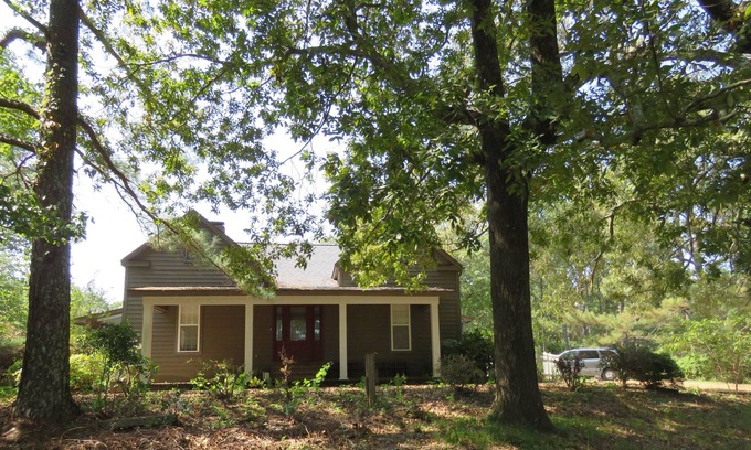 Water Valley Other | Farmhouse escape near Oxford and minutes from Historic Water Valley Main Street