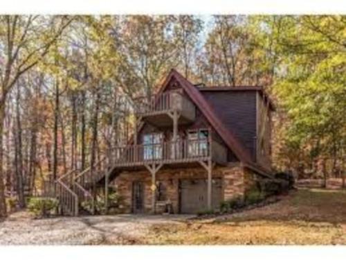 Gainesville House | Farmhouse in a Peaceful Paradise with Huge Hot tub