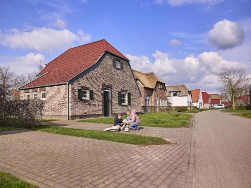 Roggel Villa | Farmhouse in Limburg with Sauna & Pool
