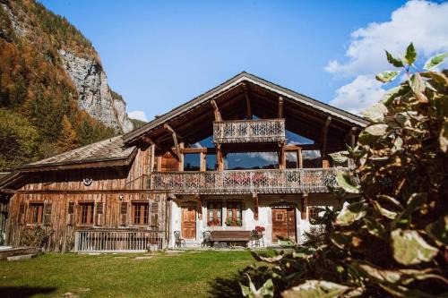 Morzine Ski Chalet | Farmhouse La Desmuniere