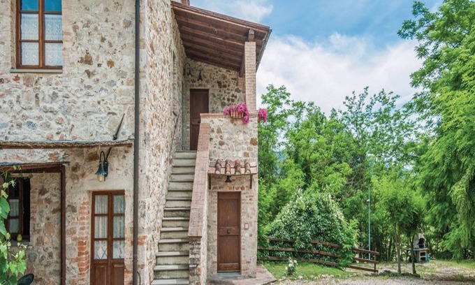 Casole d'Elsa Apartment | Farmhouse near Siena with Scenic Views