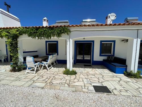 Montemor-o-Novo House | Farmhouse near Serra Monfuradoca Pool, cleaning included