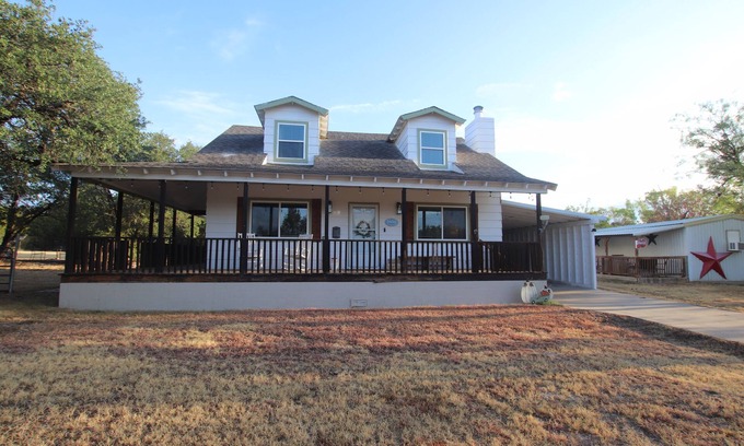 Graham Cabin | Farmhouse near the Lake