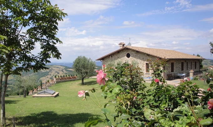 Assisi Other | Farmhouse nestled in the green hills of Parco del Monte Subasio
