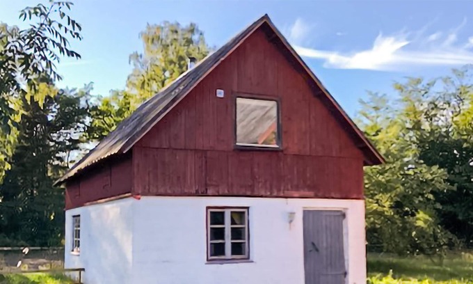 Vibble House | Farmhouse on a farm surrounded by trees about 1.5 km south of Visby.
