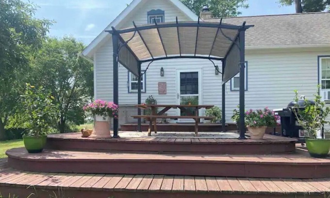 Crawford County Other | Farmhouse